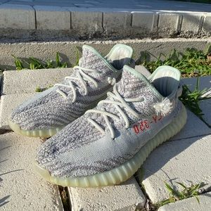 Yeezy 350 boost Blue Tint